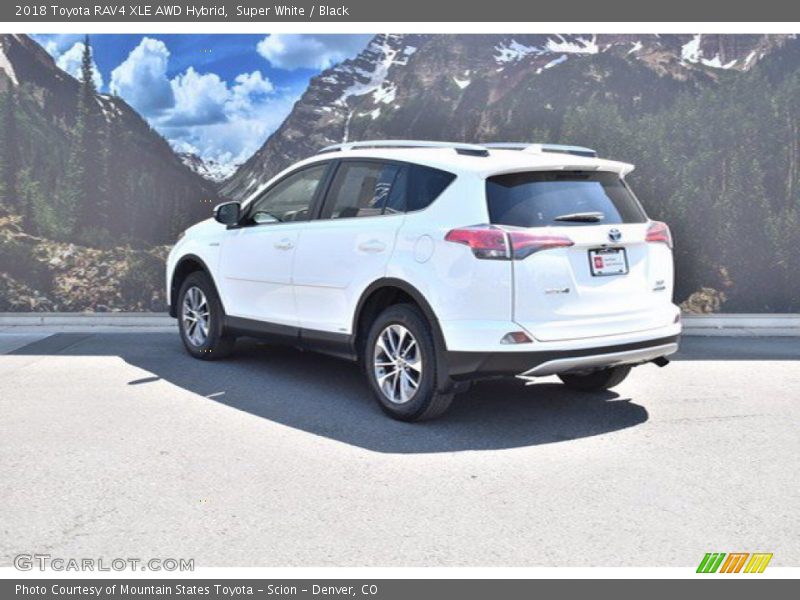 Super White / Black 2018 Toyota RAV4 XLE AWD Hybrid