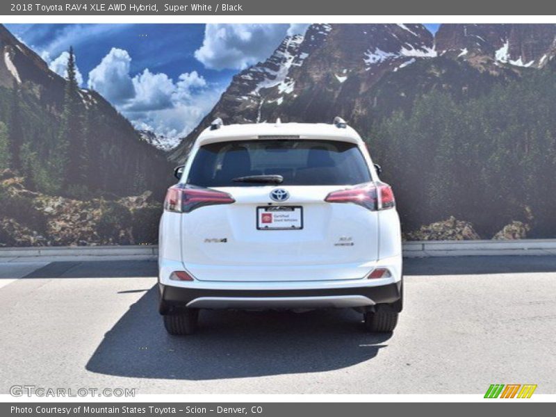 Super White / Black 2018 Toyota RAV4 XLE AWD Hybrid