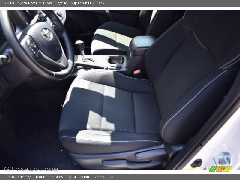Super White / Black 2018 Toyota RAV4 XLE AWD Hybrid