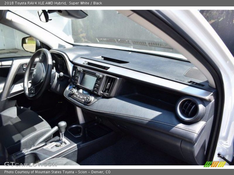 Super White / Black 2018 Toyota RAV4 XLE AWD Hybrid