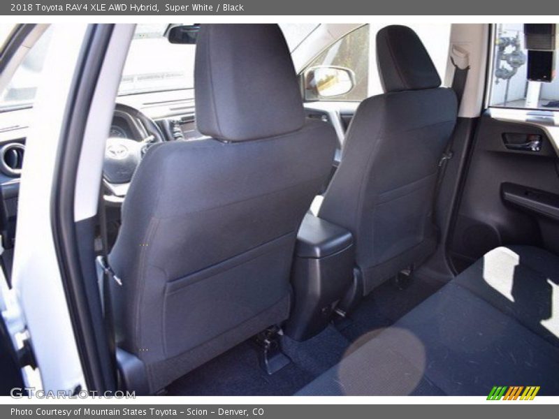 Super White / Black 2018 Toyota RAV4 XLE AWD Hybrid