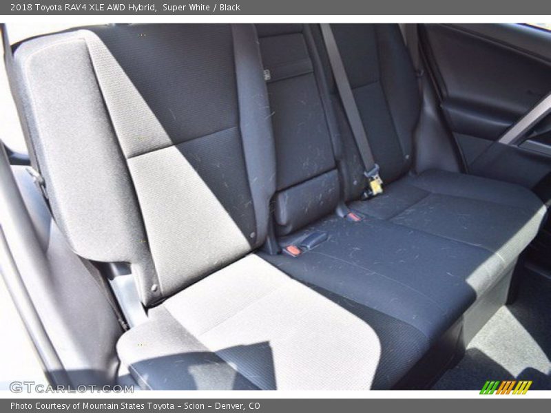 Super White / Black 2018 Toyota RAV4 XLE AWD Hybrid