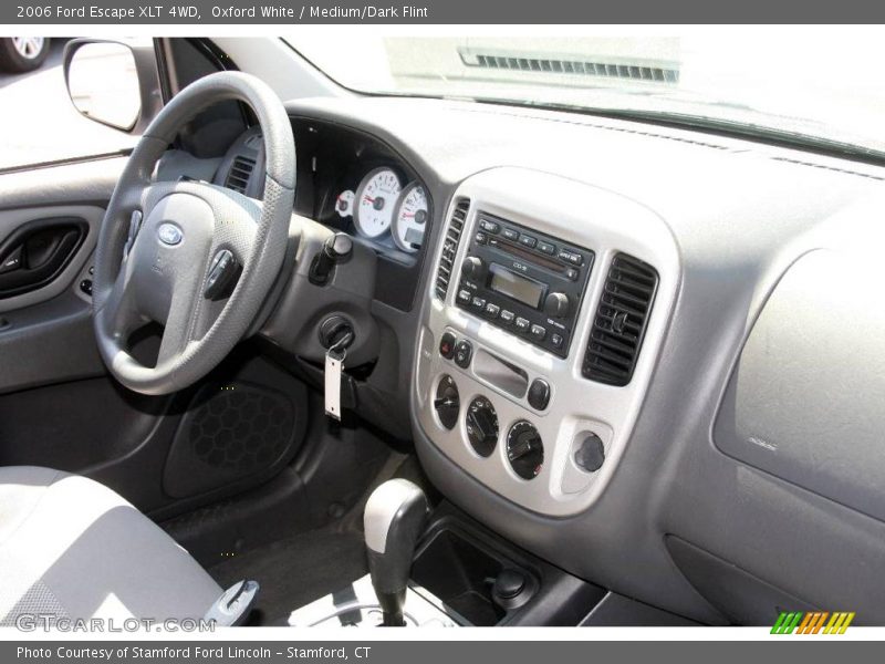 Oxford White / Medium/Dark Flint 2006 Ford Escape XLT 4WD