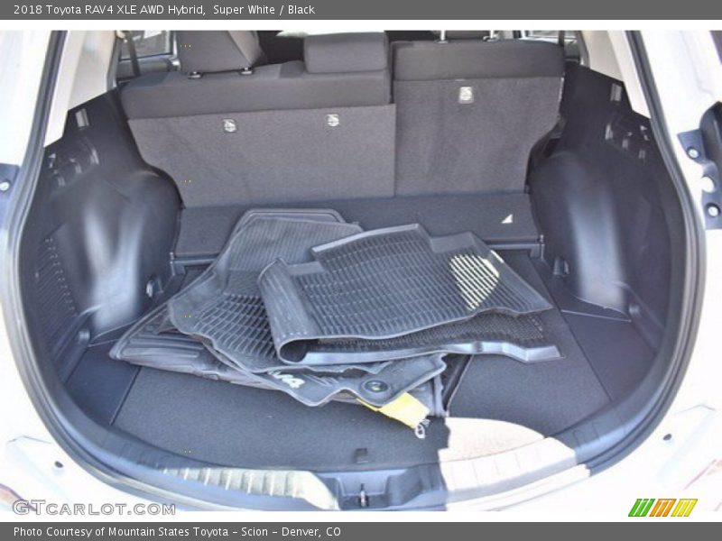 Super White / Black 2018 Toyota RAV4 XLE AWD Hybrid