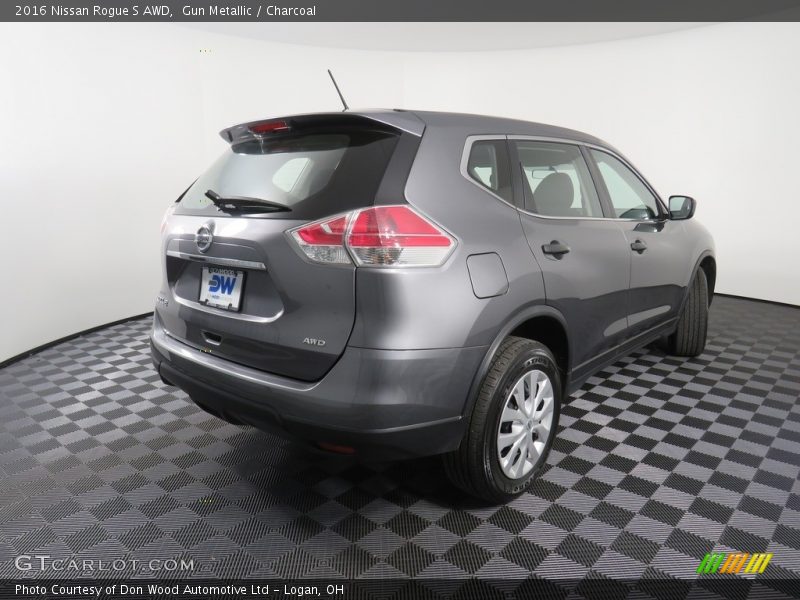 Gun Metallic / Charcoal 2016 Nissan Rogue S AWD