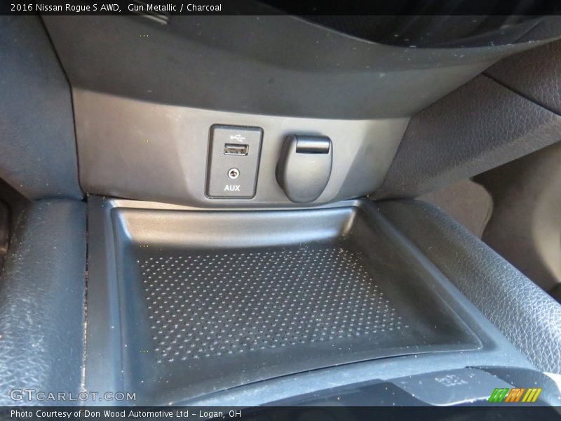 Gun Metallic / Charcoal 2016 Nissan Rogue S AWD