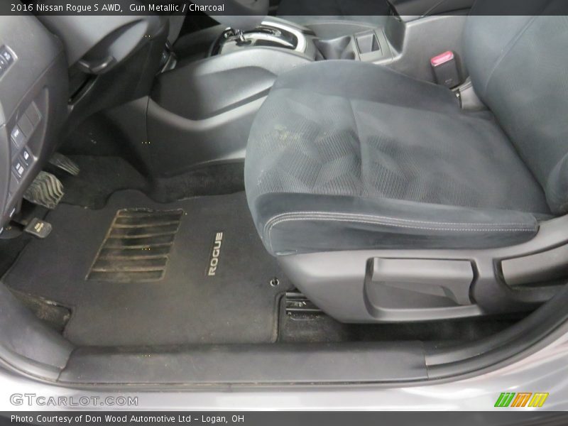 Gun Metallic / Charcoal 2016 Nissan Rogue S AWD