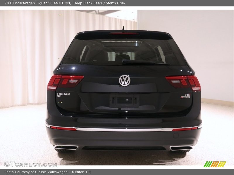 Deep Black Pearl / Storm Gray 2018 Volkswagen Tiguan SE 4MOTION