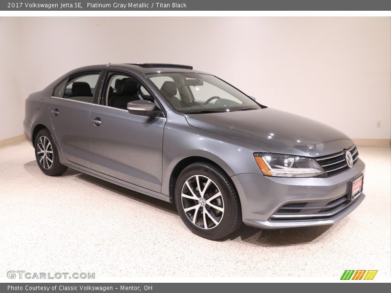Platinum Gray Metallic / Titan Black 2017 Volkswagen Jetta SE