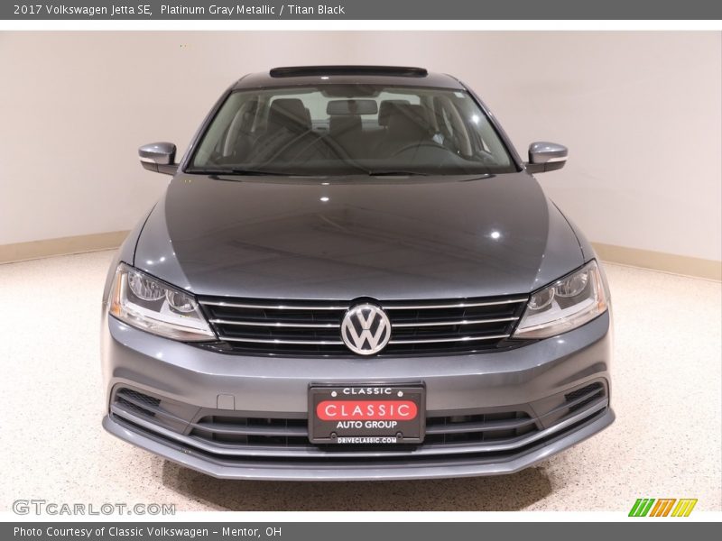 Platinum Gray Metallic / Titan Black 2017 Volkswagen Jetta SE