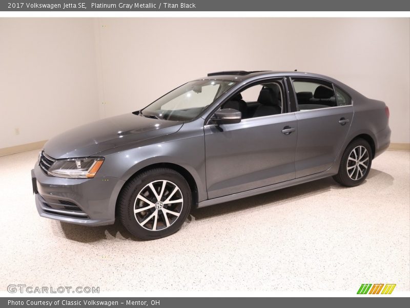 Platinum Gray Metallic / Titan Black 2017 Volkswagen Jetta SE