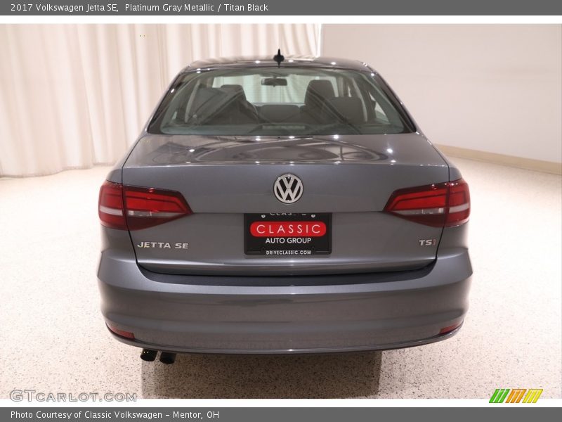 Platinum Gray Metallic / Titan Black 2017 Volkswagen Jetta SE
