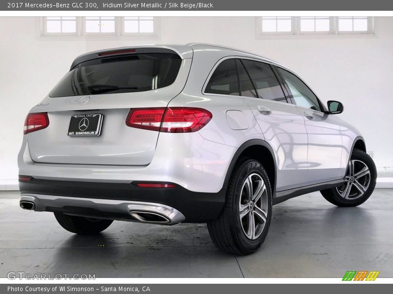 Iridium Silver Metallic / Silk Beige/Black 2017 Mercedes-Benz GLC 300