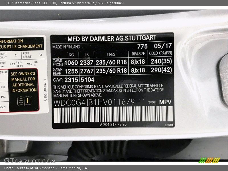 Iridium Silver Metallic / Silk Beige/Black 2017 Mercedes-Benz GLC 300