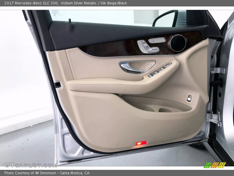 Iridium Silver Metallic / Silk Beige/Black 2017 Mercedes-Benz GLC 300