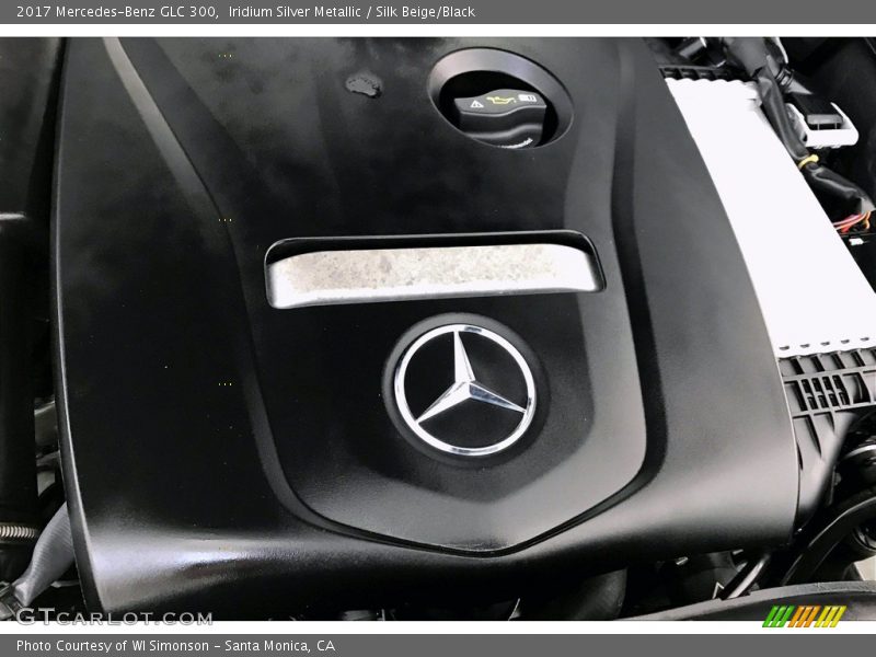 Iridium Silver Metallic / Silk Beige/Black 2017 Mercedes-Benz GLC 300