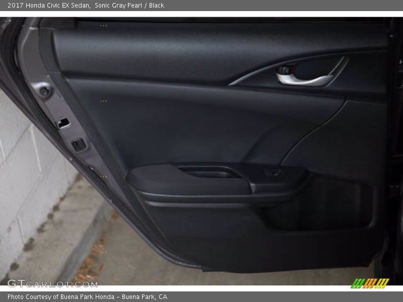 Sonic Gray Pearl / Black 2017 Honda Civic EX Sedan