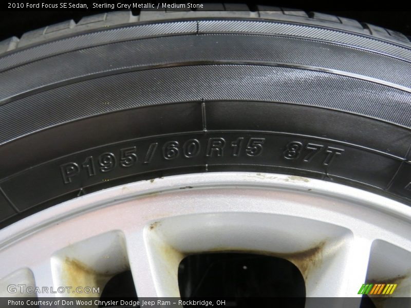 Sterling Grey Metallic / Medium Stone 2010 Ford Focus SE Sedan