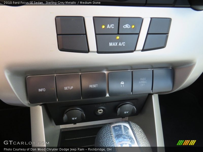 Sterling Grey Metallic / Medium Stone 2010 Ford Focus SE Sedan