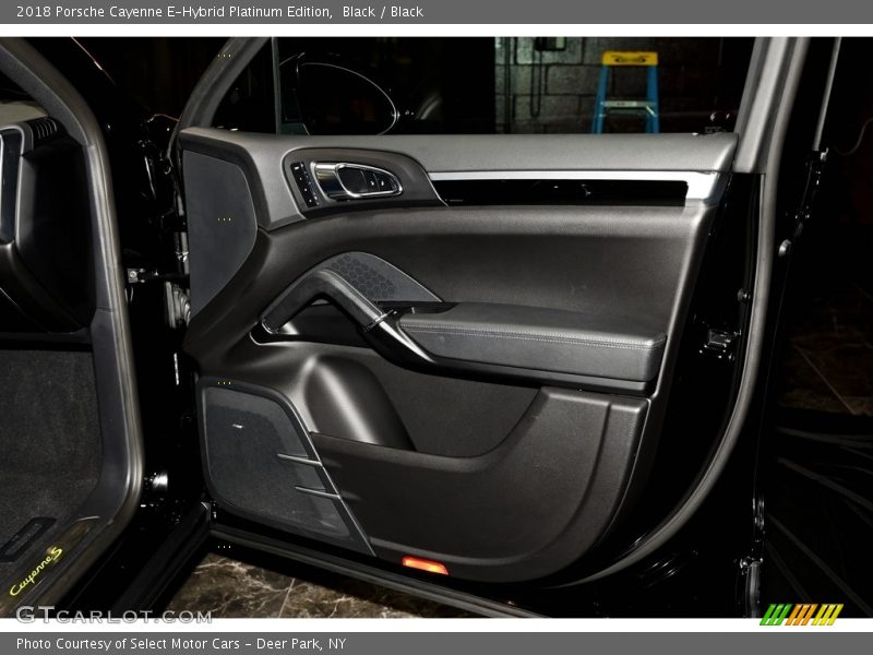 Black / Black 2018 Porsche Cayenne E-Hybrid Platinum Edition