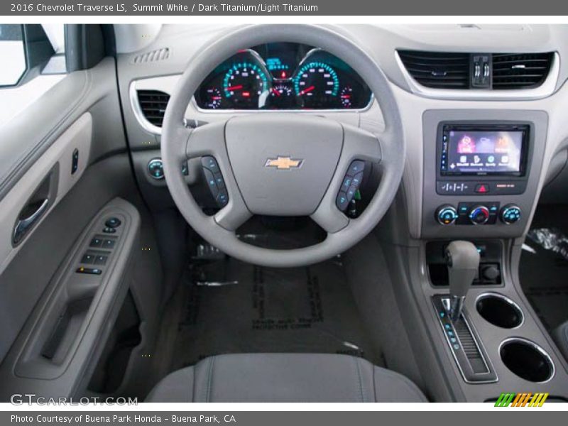 Summit White / Dark Titanium/Light Titanium 2016 Chevrolet Traverse LS