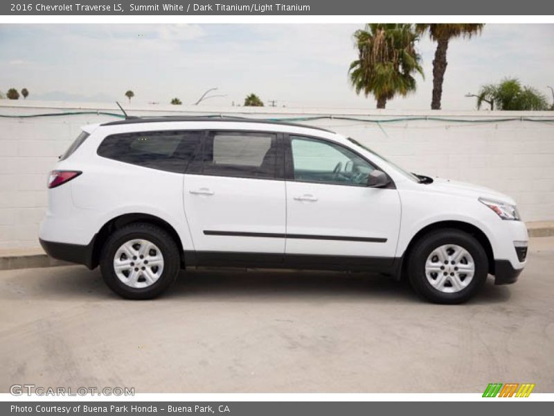 Summit White / Dark Titanium/Light Titanium 2016 Chevrolet Traverse LS