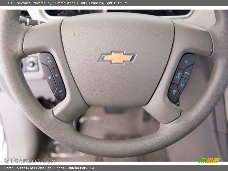 Summit White / Dark Titanium/Light Titanium 2016 Chevrolet Traverse LS