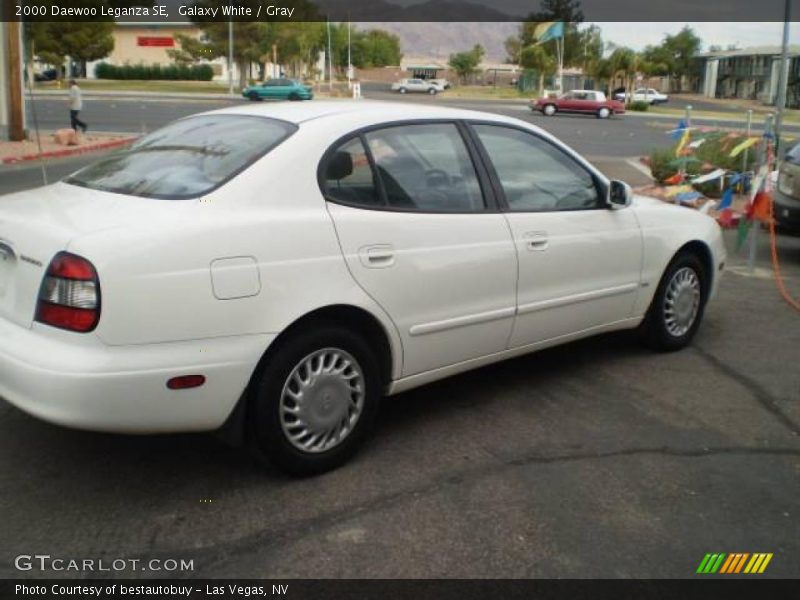 Galaxy White / Gray 2000 Daewoo Leganza SE