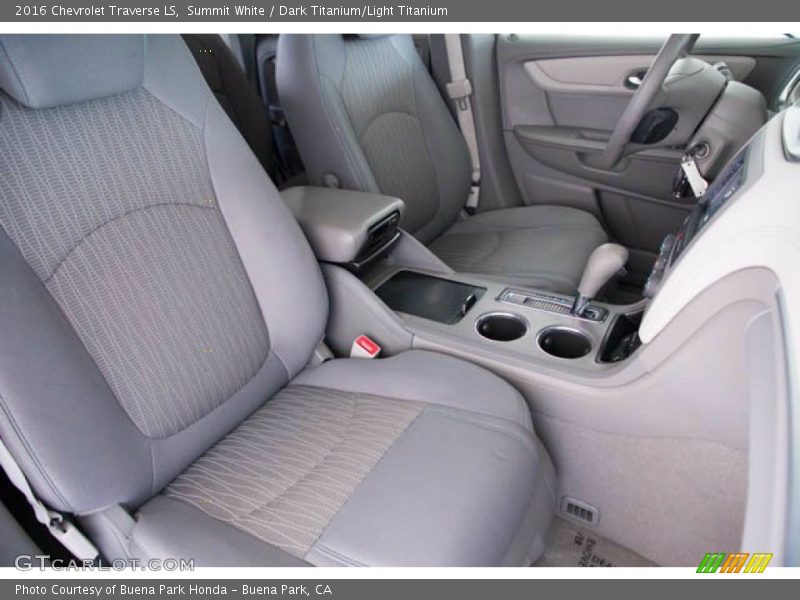 Summit White / Dark Titanium/Light Titanium 2016 Chevrolet Traverse LS