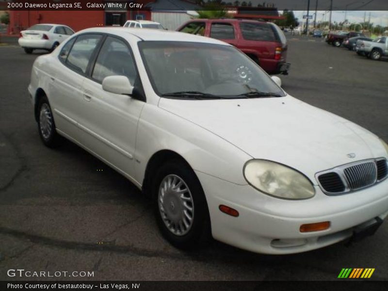 Galaxy White / Gray 2000 Daewoo Leganza SE