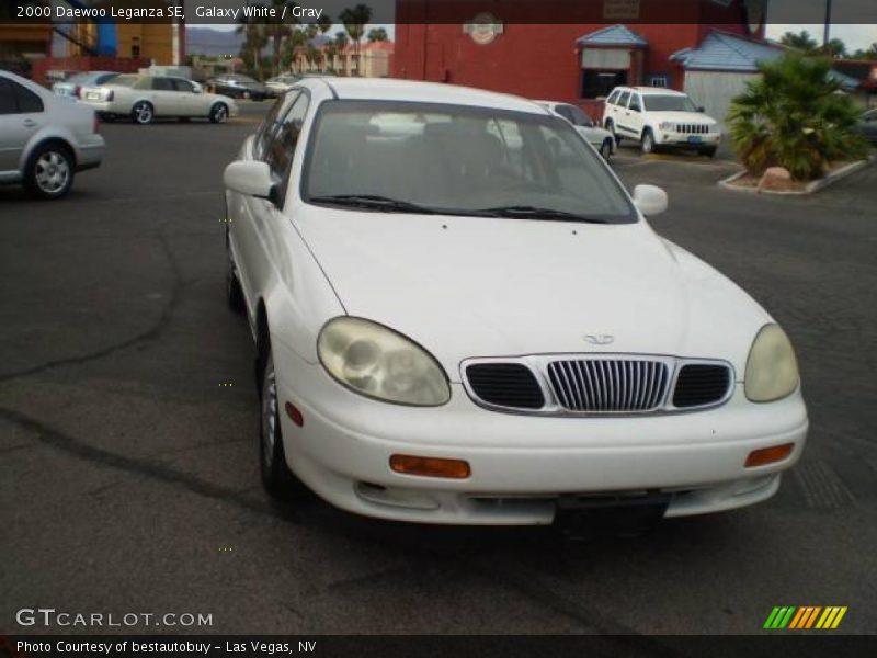 Galaxy White / Gray 2000 Daewoo Leganza SE