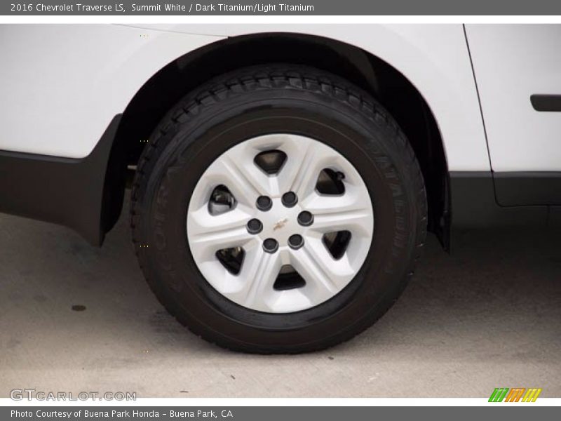 Summit White / Dark Titanium/Light Titanium 2016 Chevrolet Traverse LS