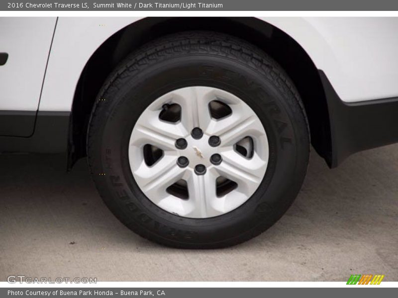 Summit White / Dark Titanium/Light Titanium 2016 Chevrolet Traverse LS