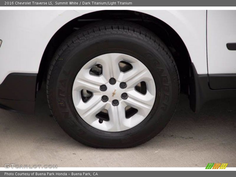 Summit White / Dark Titanium/Light Titanium 2016 Chevrolet Traverse LS