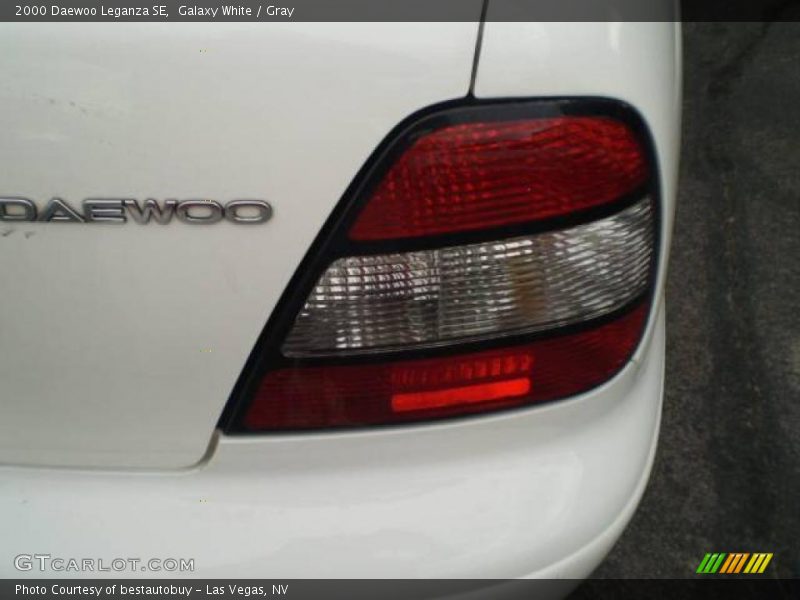 Galaxy White / Gray 2000 Daewoo Leganza SE