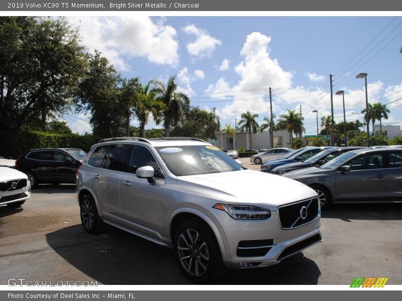 Bright Silver Metallic / Charcoal 2019 Volvo XC90 T5 Momentum