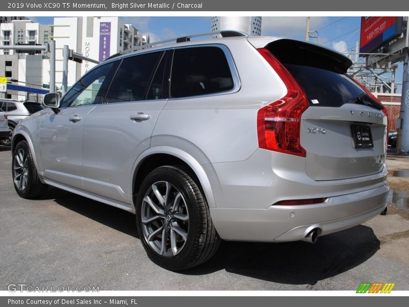 Bright Silver Metallic / Charcoal 2019 Volvo XC90 T5 Momentum