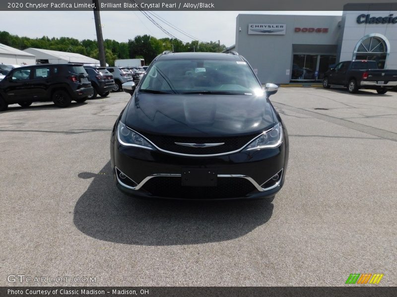Brilliant Black Crystal Pearl / Alloy/Black 2020 Chrysler Pacifica Limited
