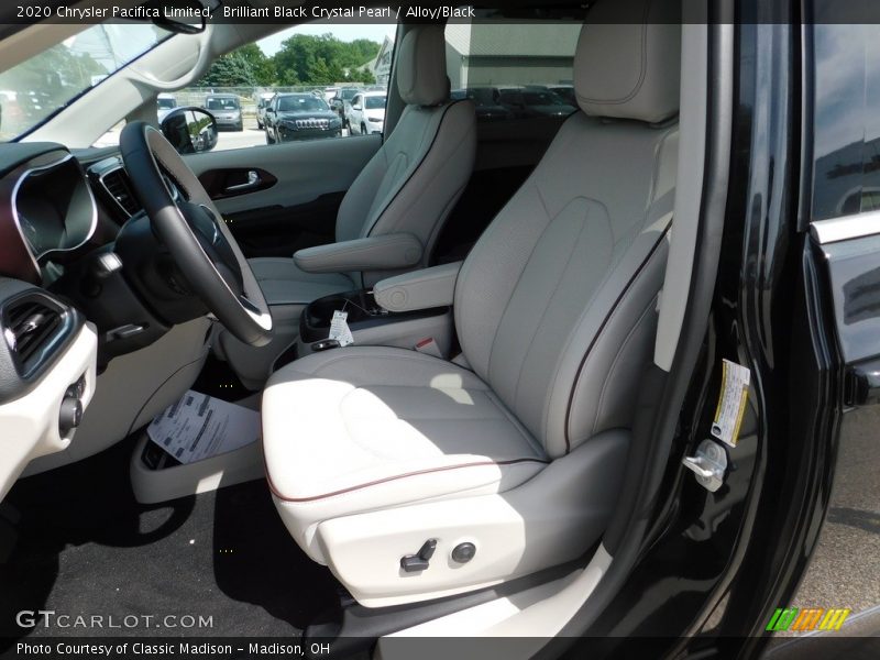 Brilliant Black Crystal Pearl / Alloy/Black 2020 Chrysler Pacifica Limited