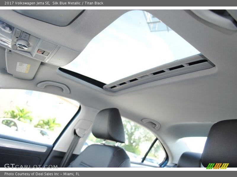 Silk Blue Metallic / Titan Black 2017 Volkswagen Jetta SE
