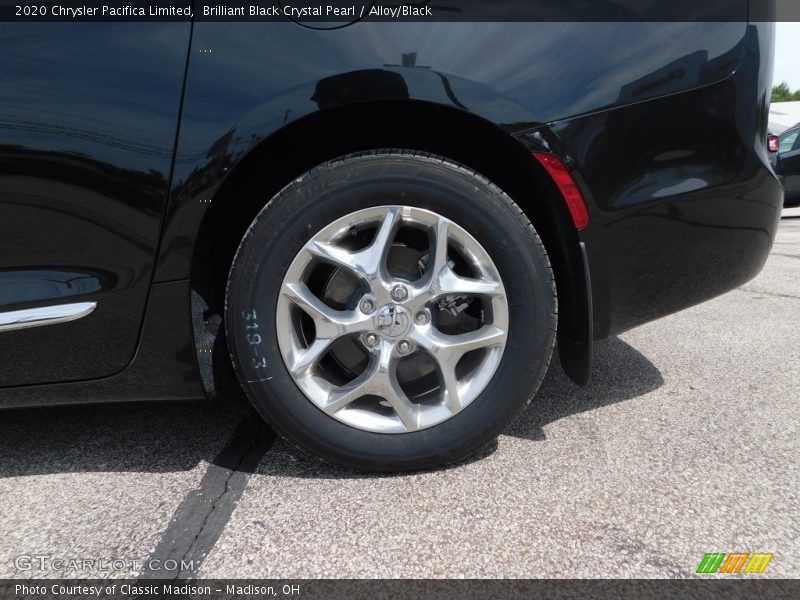 Brilliant Black Crystal Pearl / Alloy/Black 2020 Chrysler Pacifica Limited