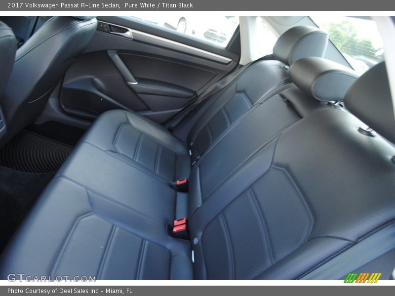 Pure White / Titan Black 2017 Volkswagen Passat R-Line Sedan