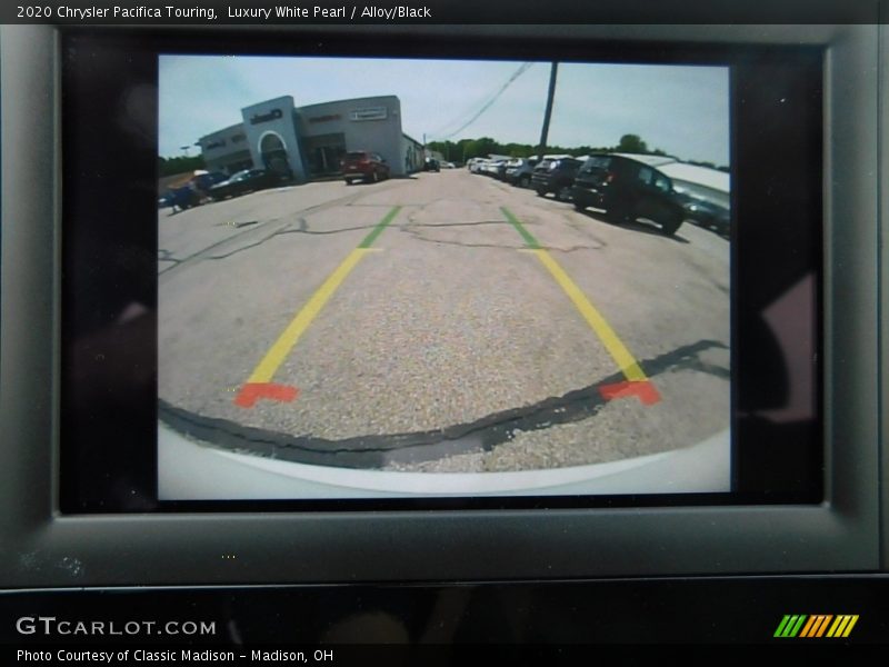 Luxury White Pearl / Alloy/Black 2020 Chrysler Pacifica Touring