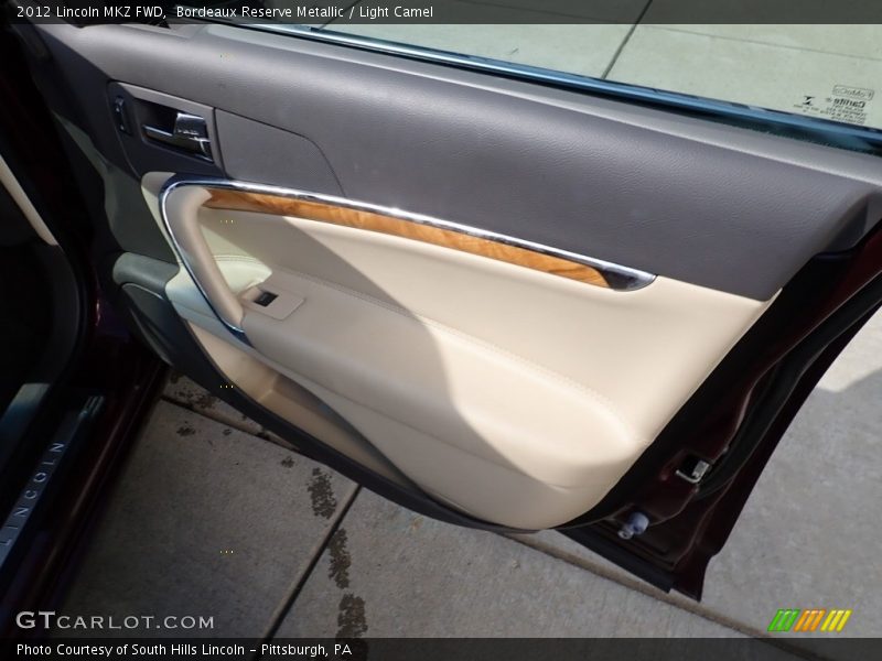 Bordeaux Reserve Metallic / Light Camel 2012 Lincoln MKZ FWD