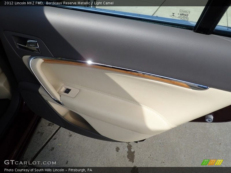 Bordeaux Reserve Metallic / Light Camel 2012 Lincoln MKZ FWD