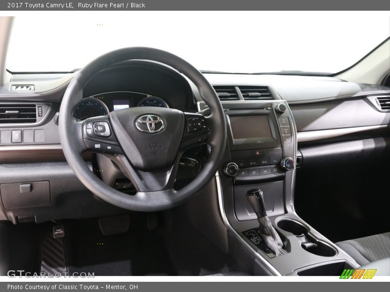 Ruby Flare Pearl / Black 2017 Toyota Camry LE