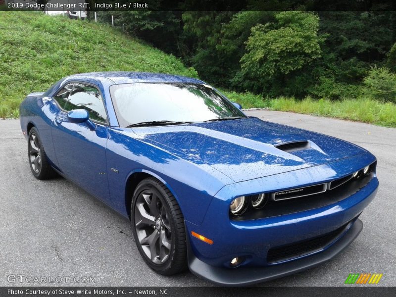 Front 3/4 View of 2019 Challenger R/T