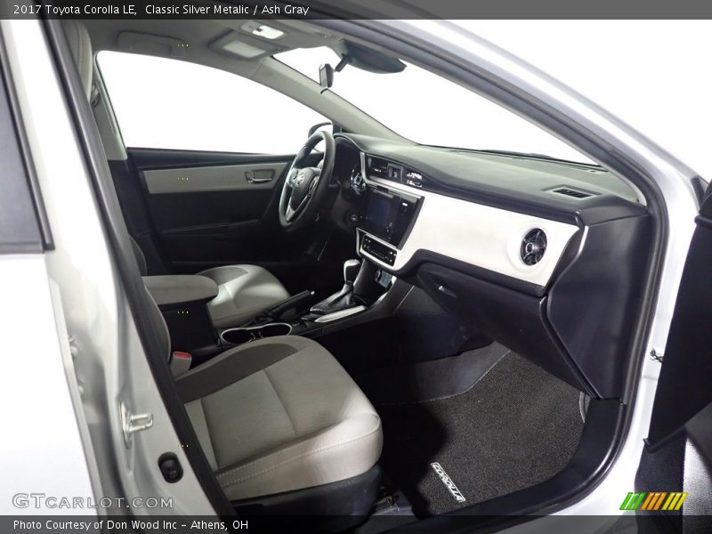 Classic Silver Metalic / Ash Gray 2017 Toyota Corolla LE