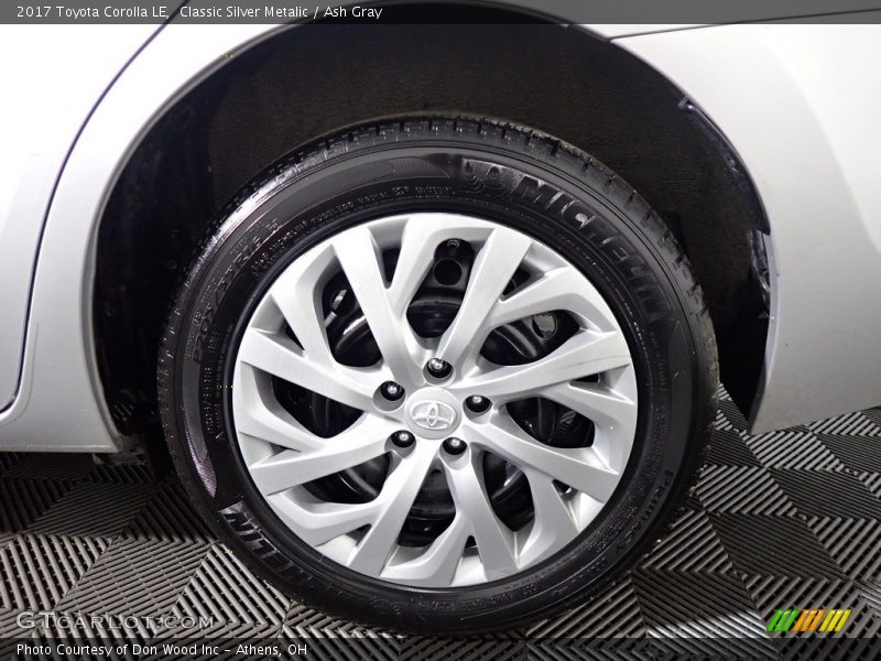 Classic Silver Metalic / Ash Gray 2017 Toyota Corolla LE