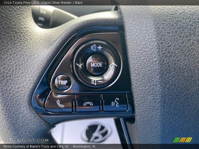 Classic Silver Metallic / Black 2019 Toyota Prius L Eco